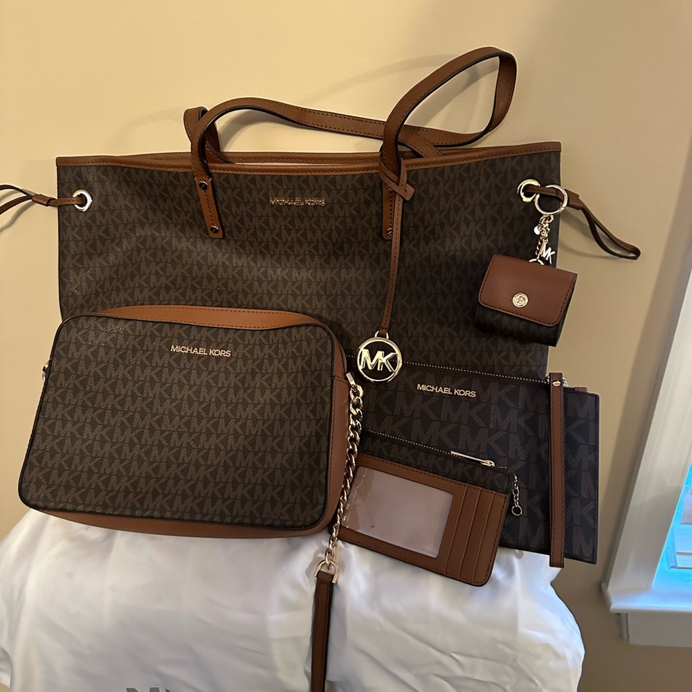 5 Pieces Authentic Michael Kors - image 1